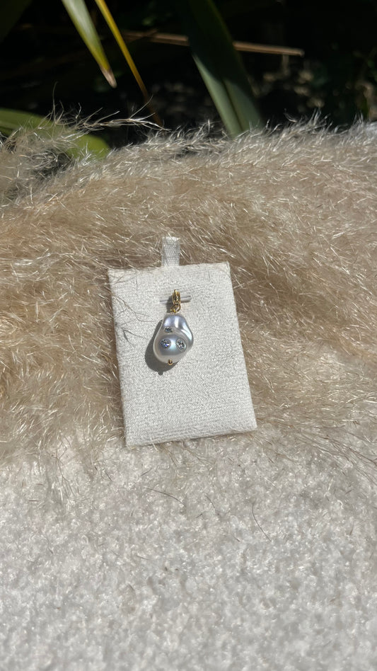 Pendentif nacré