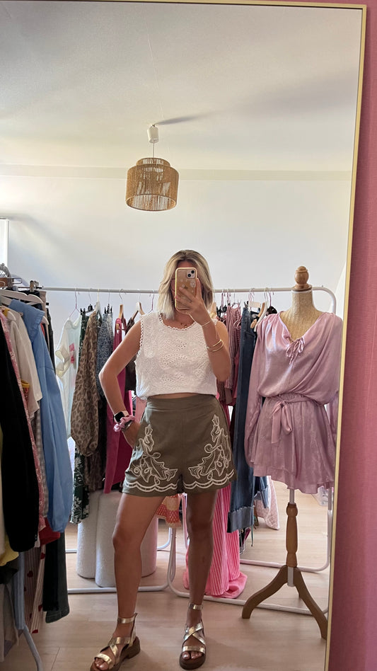 Short Lison