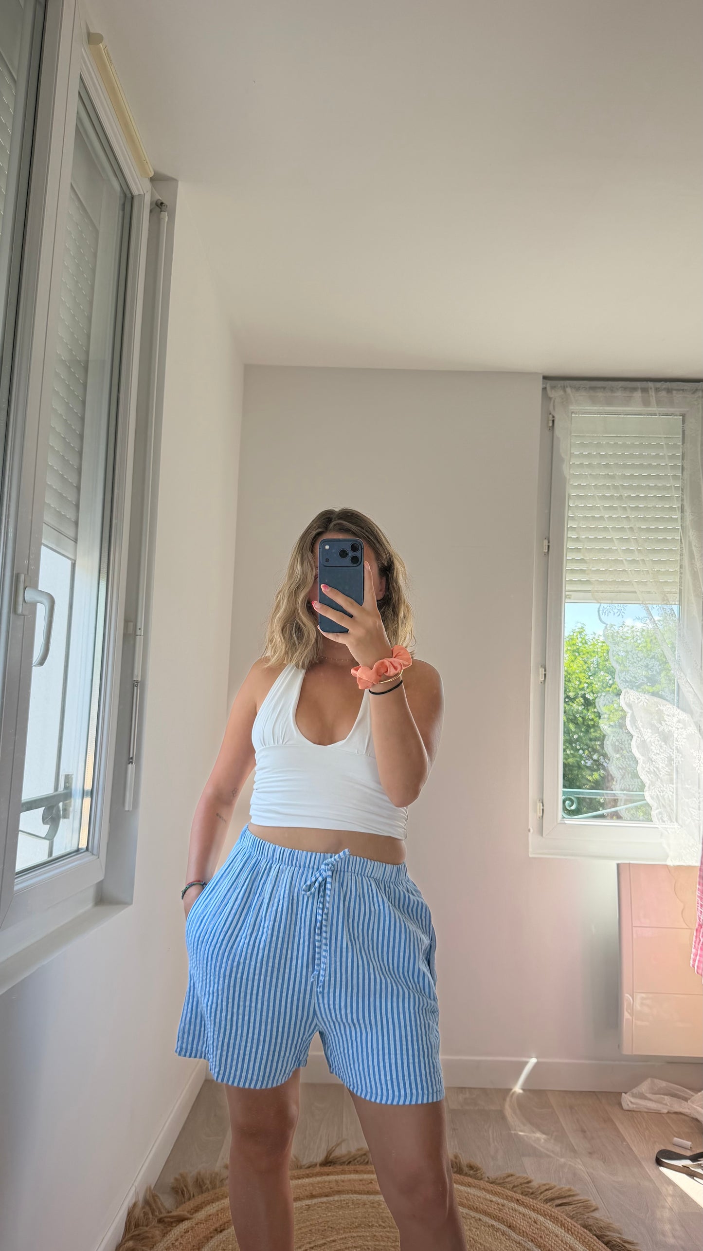 Short Inès