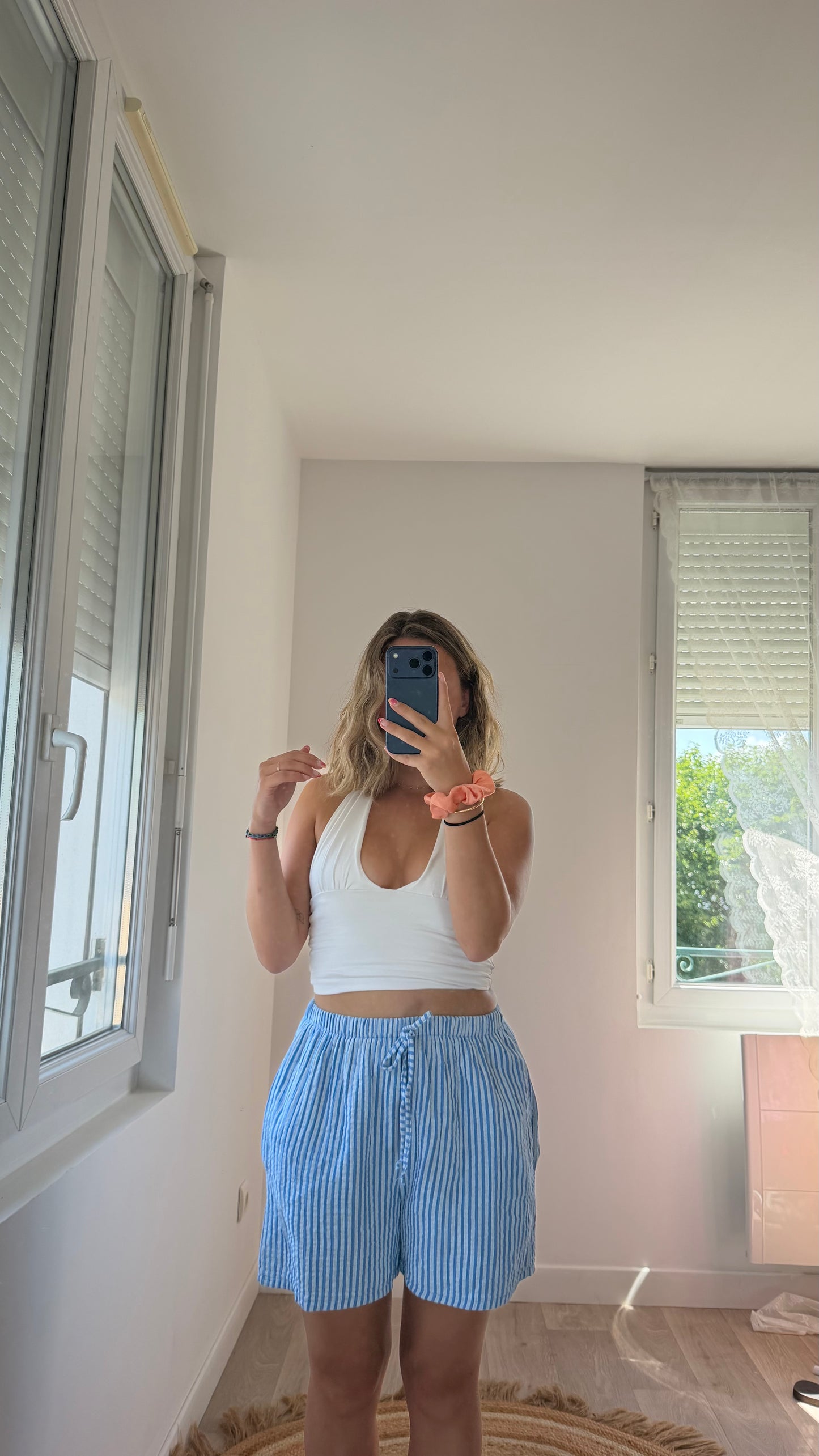 Short Inès